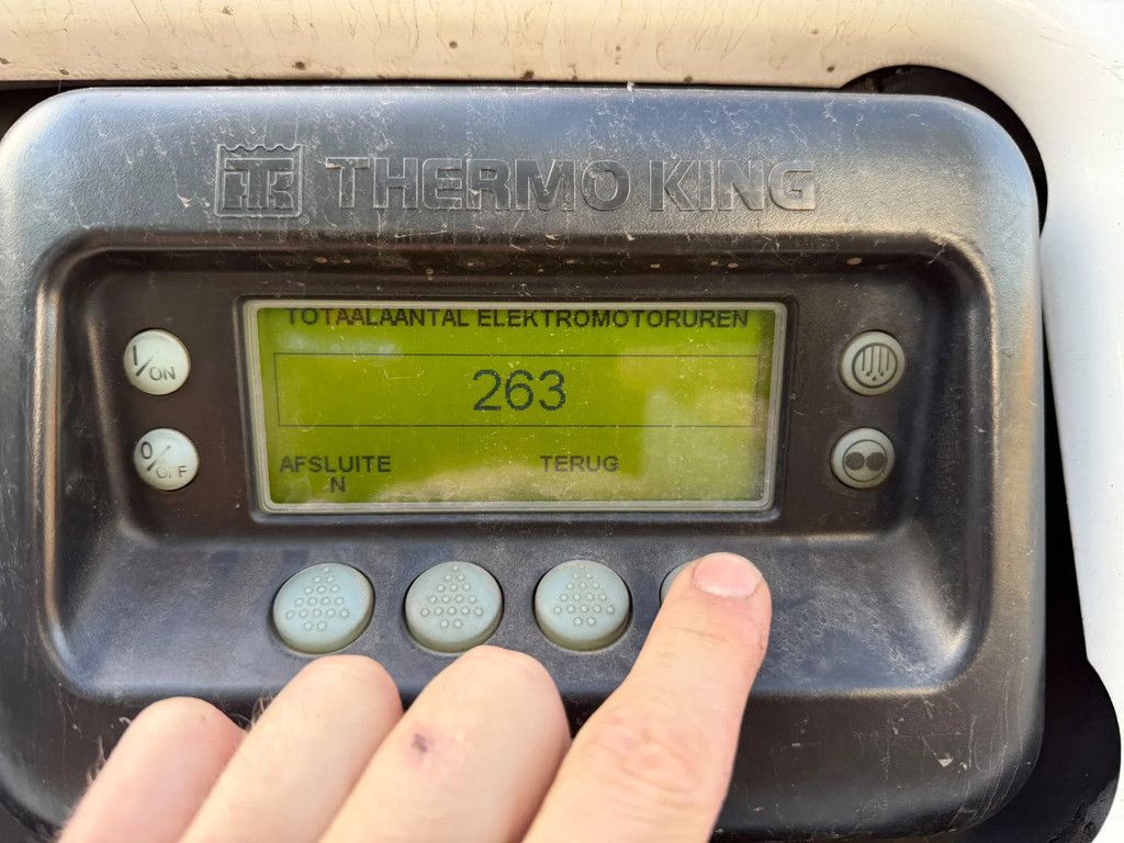 Schmitz Cargobull SKO 24 Thermo King SLX-300D+E 2T LBW Liftas 4365 uur!
