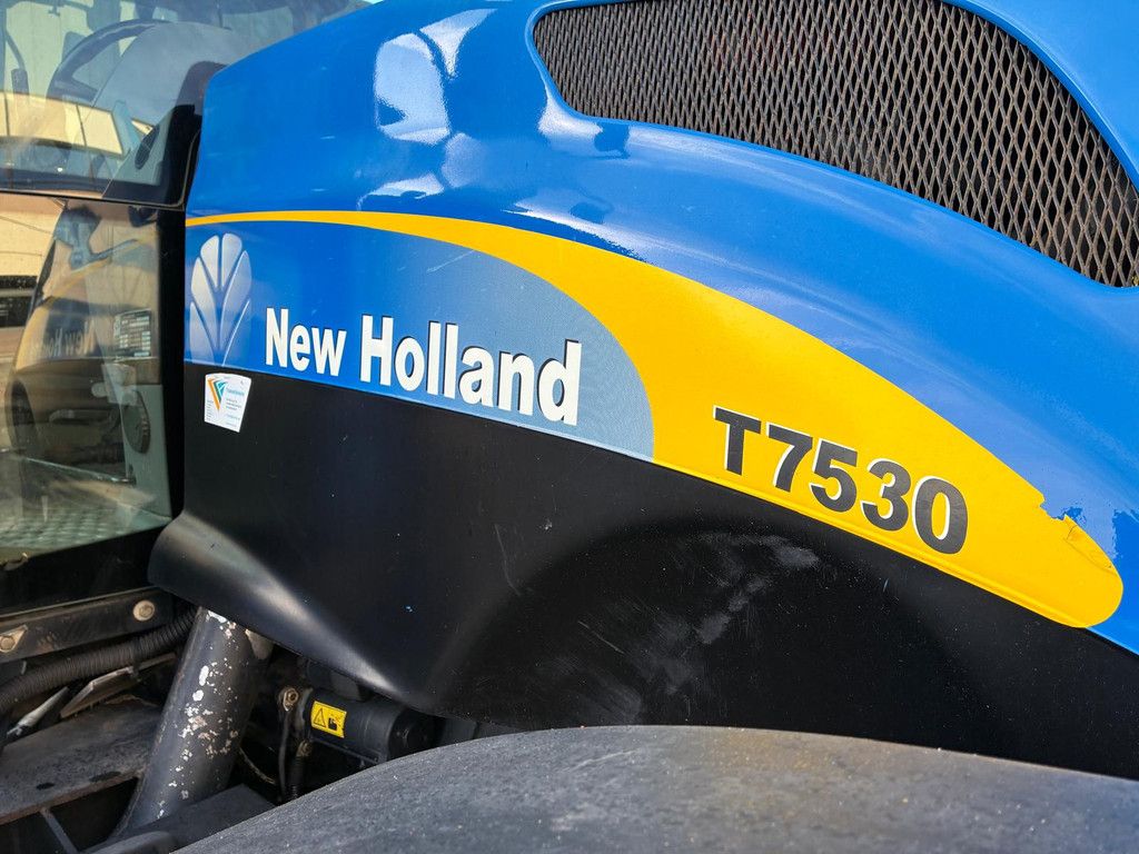 New Holland T7530