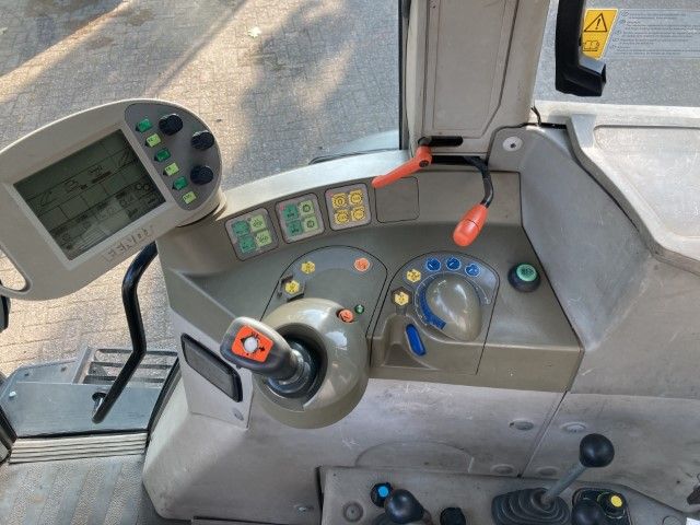 Fendt 410 vario com1