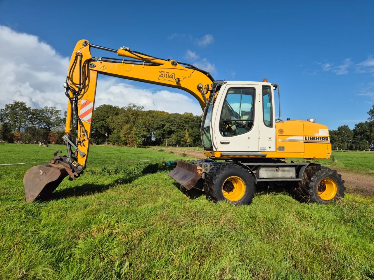 Liebherr A 314 Litronic