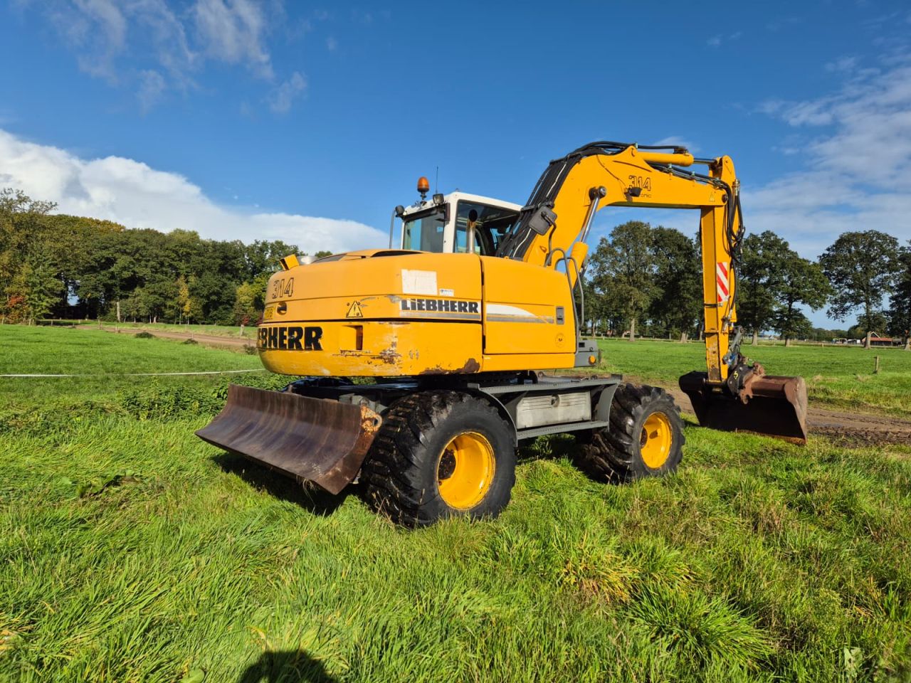 Liebherr A 314 Litronic