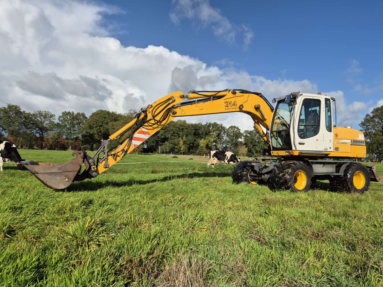 Liebherr A 314 Litronic