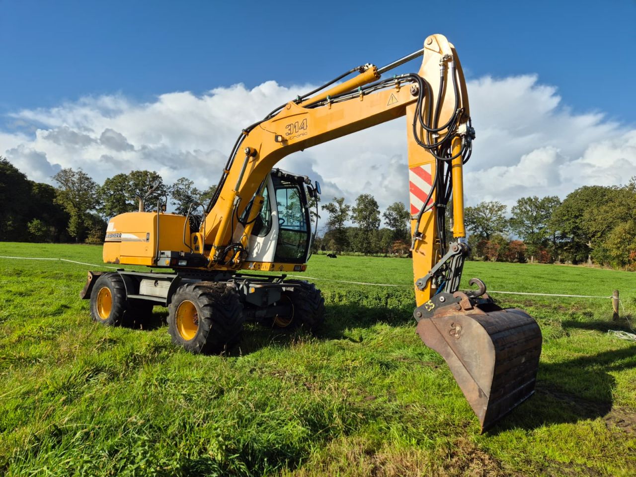 Liebherr A 314 Litronic