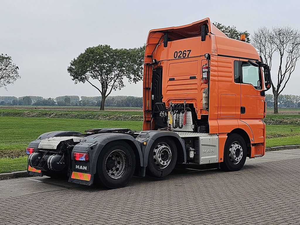 M.A.N. 26.460 TGX 6x2/2 BLS Sleeping Cabin Airco Spring Air Suspension WB 2600+1350 mm