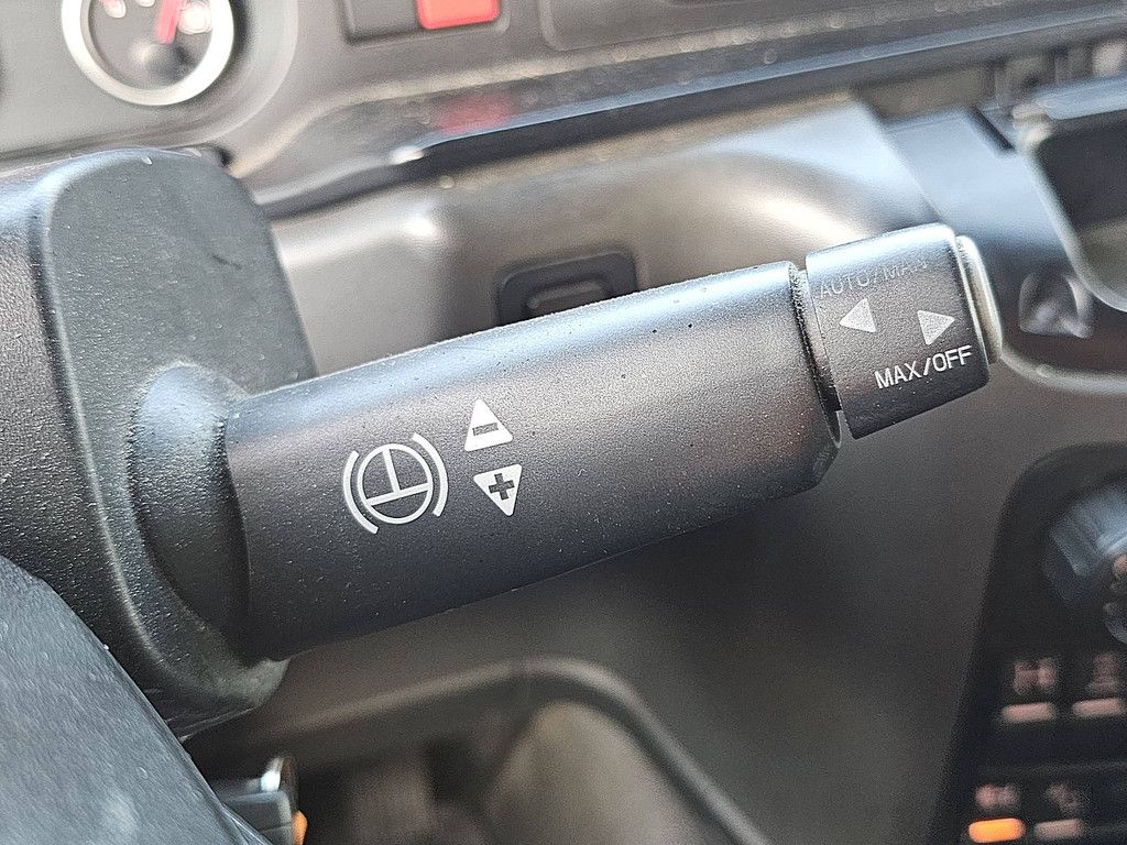 M.A.N. 26.360 TGS 2 TONS TAILLIFT LAST AXLE STEERING 6X2-4 ONLY 272TKM GERMAN TRUCK SIDE OPENING GETRÄNKE