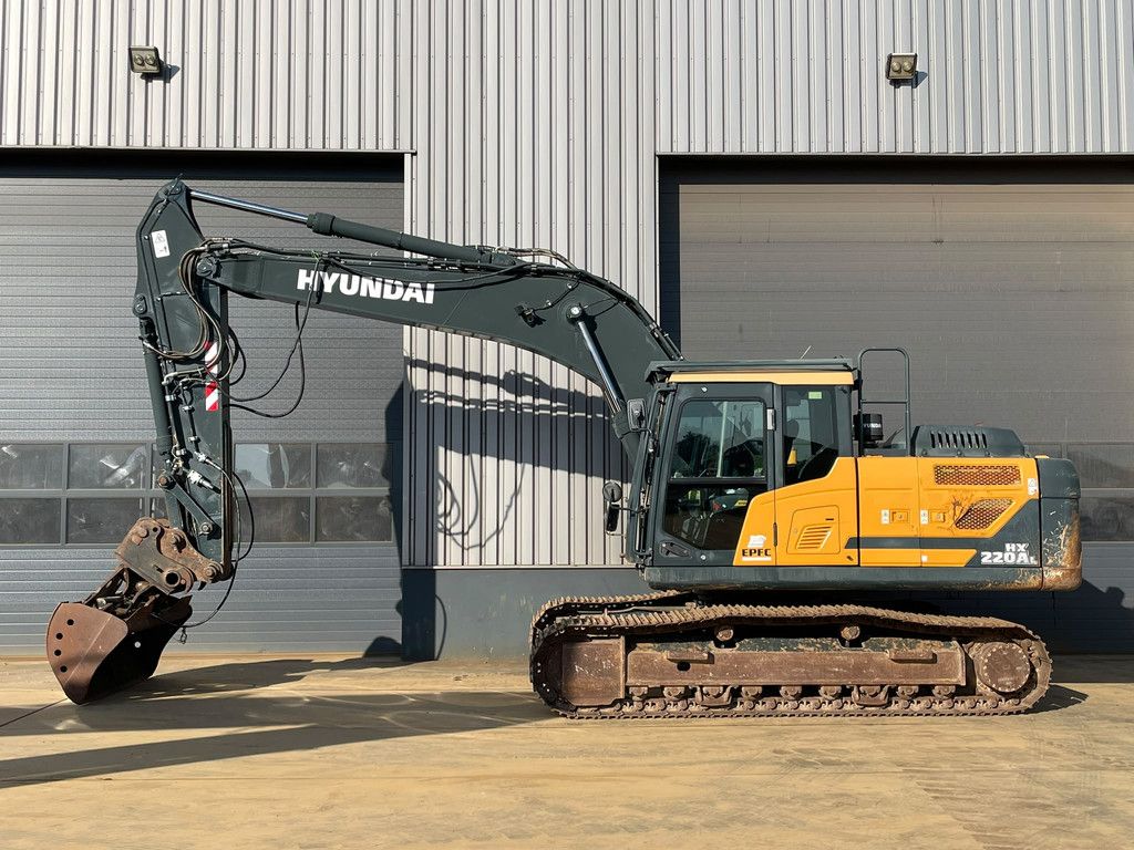 Hyundai HX220AL