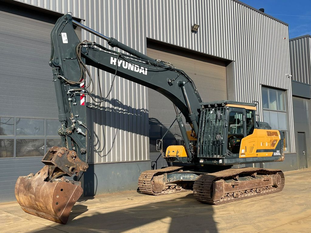 Hyundai HX220AL