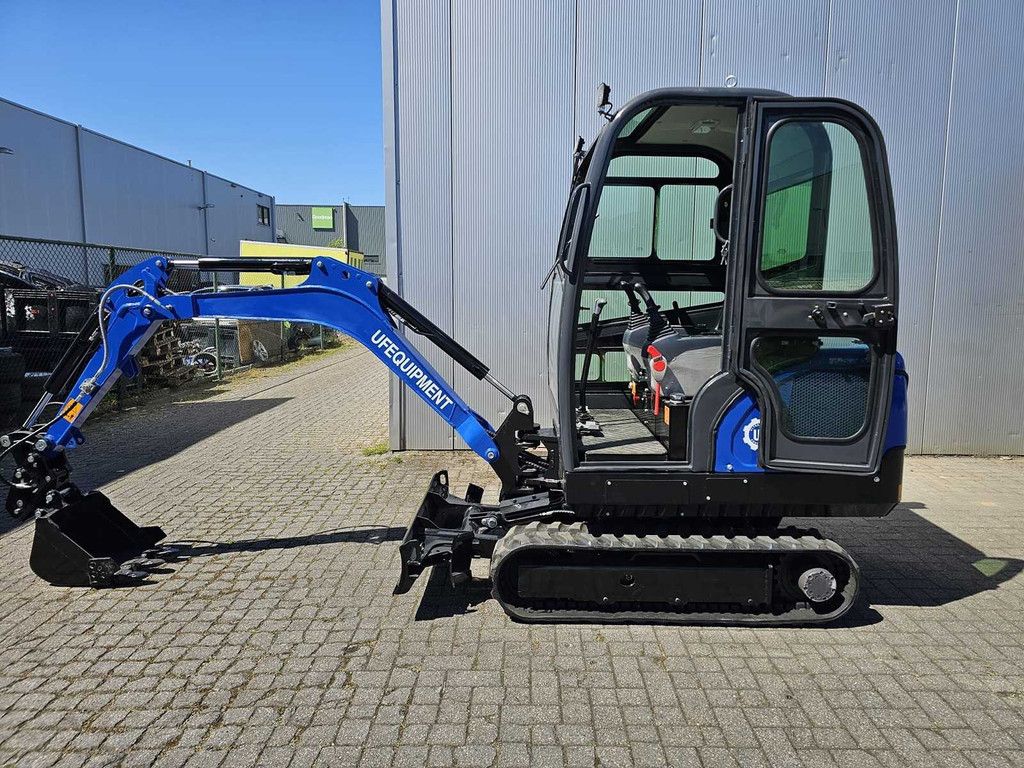 Ultra Force Equipment NM25 - Minigraafmachine snelwisselsysteem incl. 3 bakken