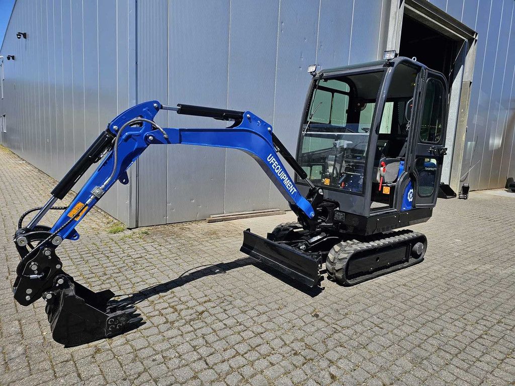Ultra Force Equipment NM25 - Minigraafmachine snelwisselsysteem incl. 3 bakken