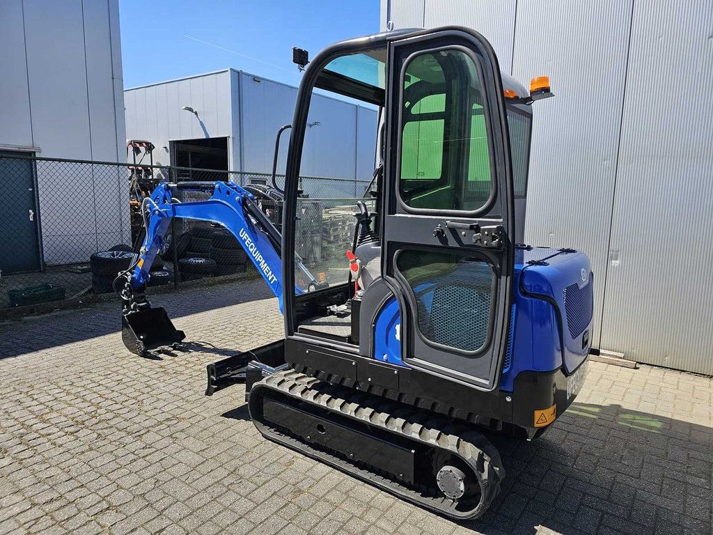 Ultra Force Equipment NM25 - Minigraafmachine snelwisselsysteem incl. 3 bakken