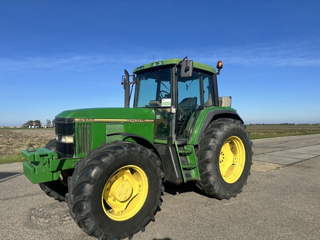 John Deere 6900
