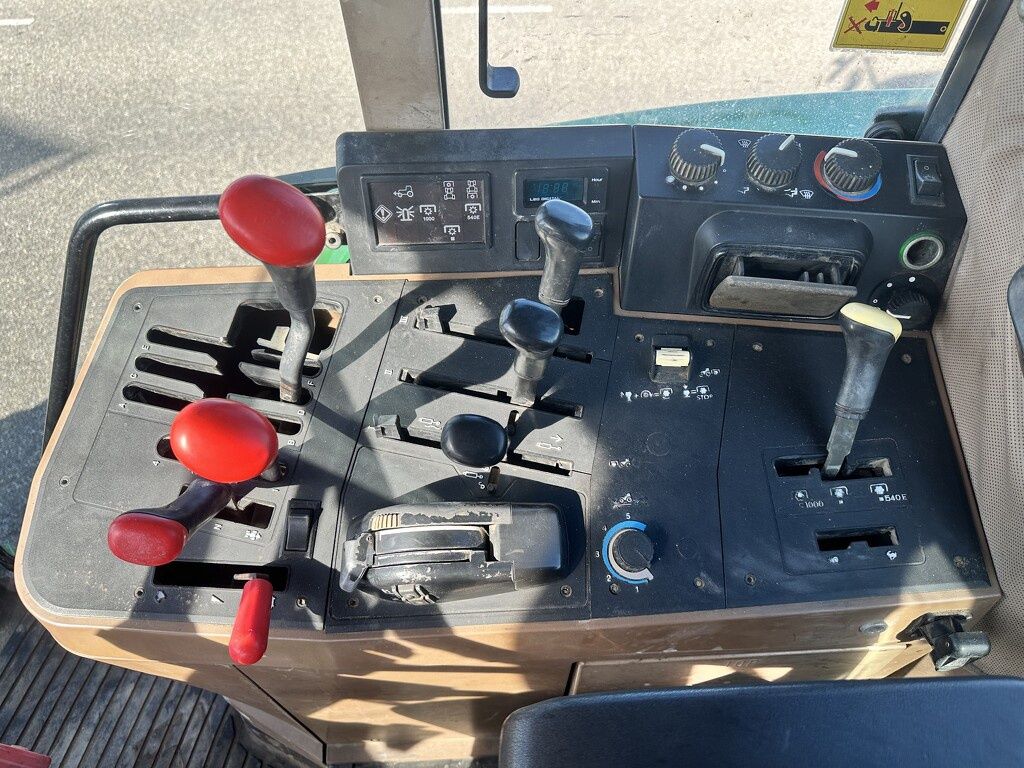 John Deere 6900
