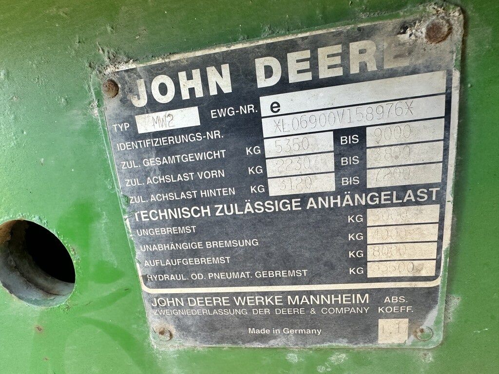 John Deere 6900