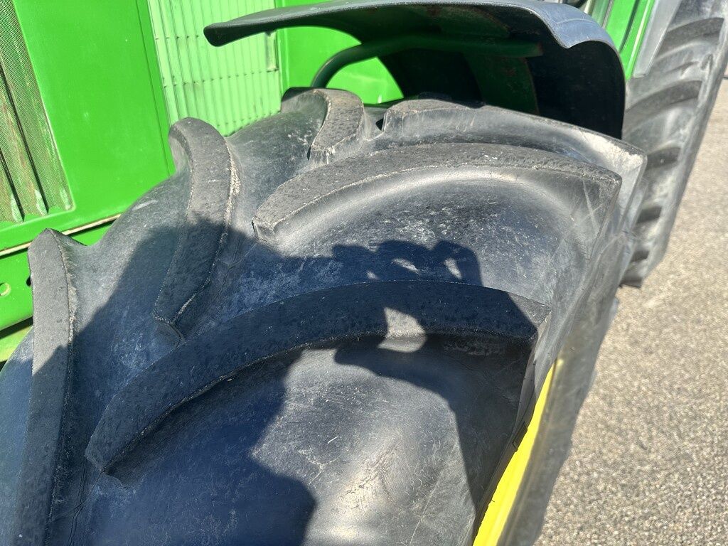 John Deere 6900