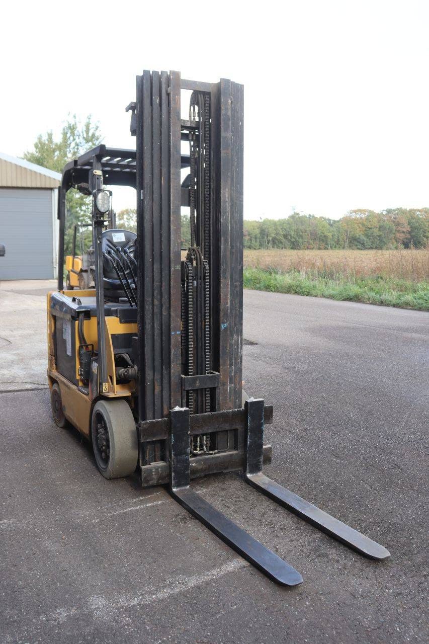 Caterpillar EC25NY-AC Electric Forklift 2500kg 4.8m 2009