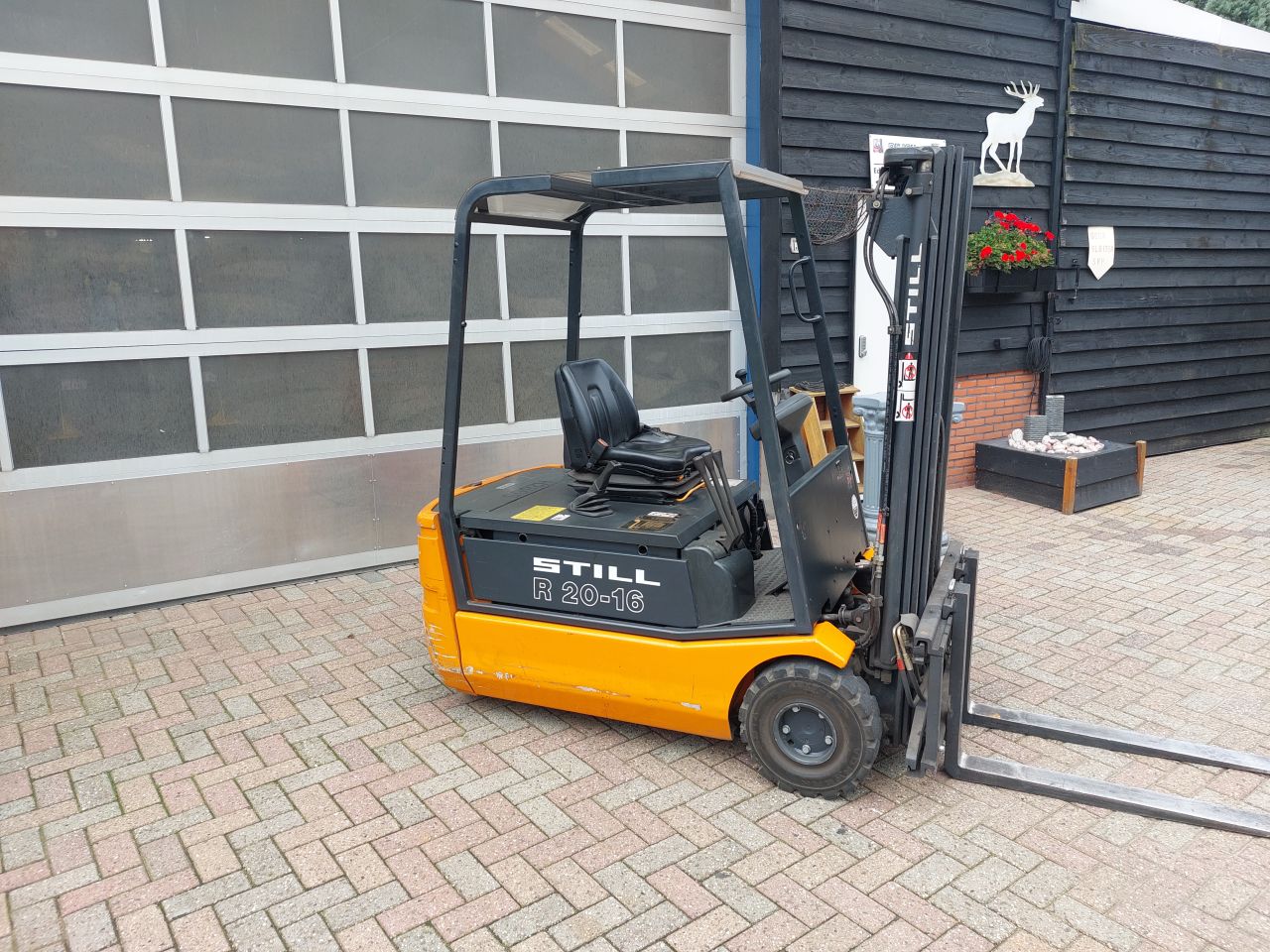 Still R20-16 triplex sideshift