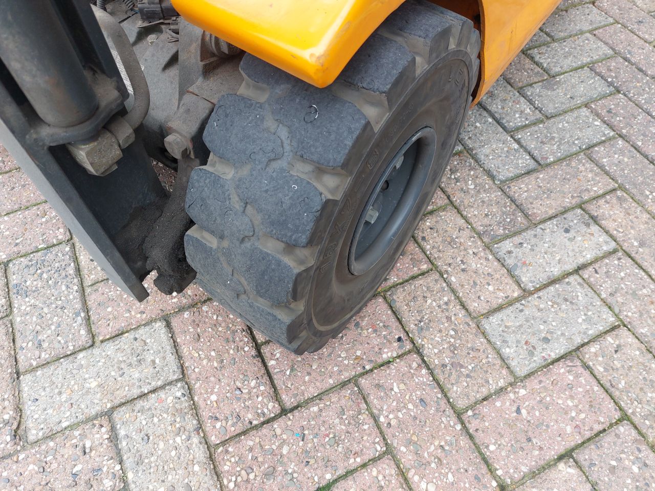 Still R20-16 triplex sideshift