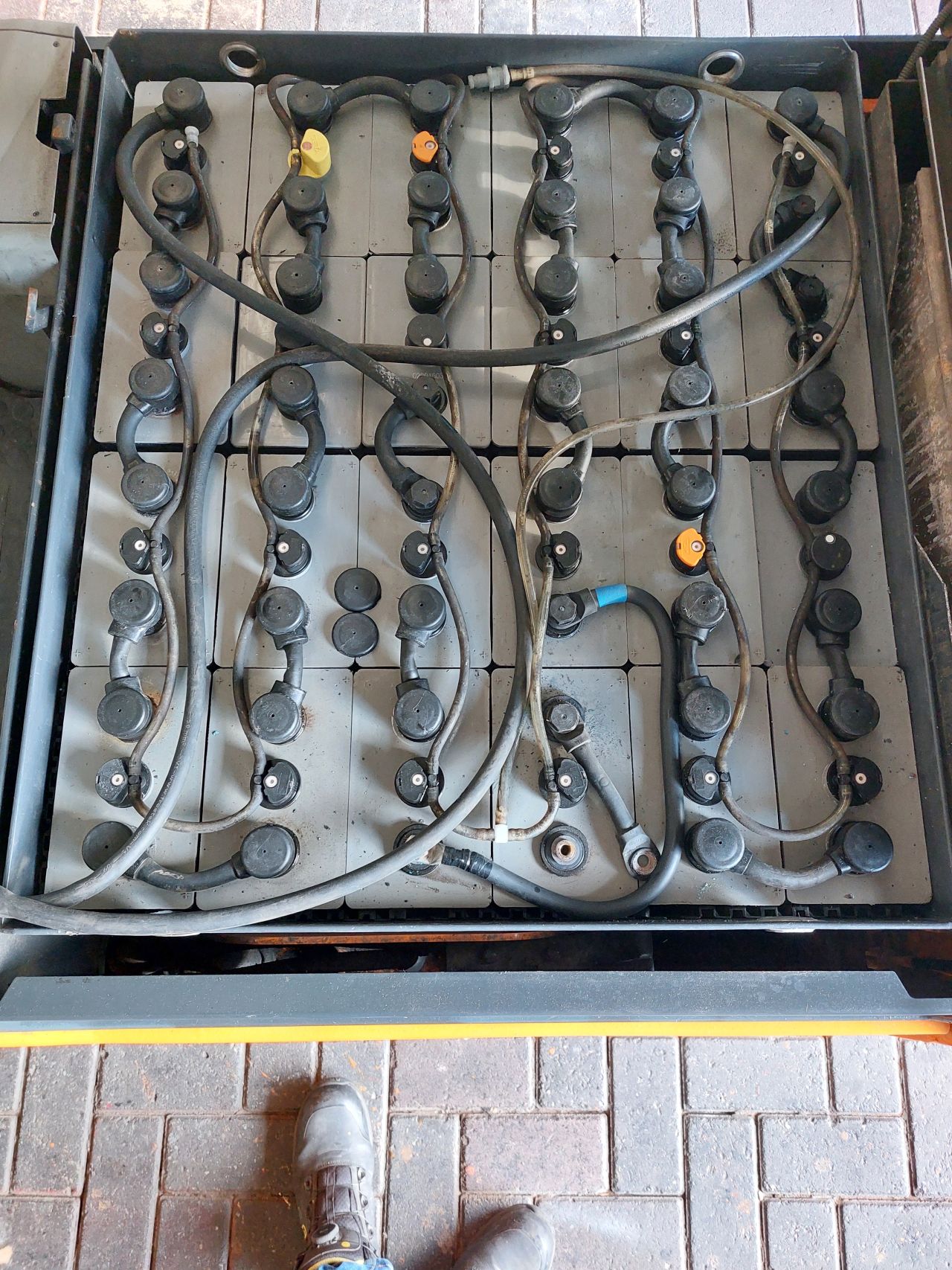 Still R20-16 triplex sideshift