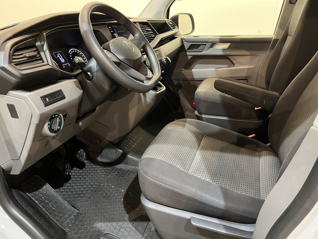 Volkswagen Transporter 2.0 TDI L2H1 4Motion 4X4 150 PK Servicebus / Sortimo Inrichting / Euro 6 / 220V. / Airco / CarPlay / Camera / Trekhaak / Cruise Control / Navigatie / Klep