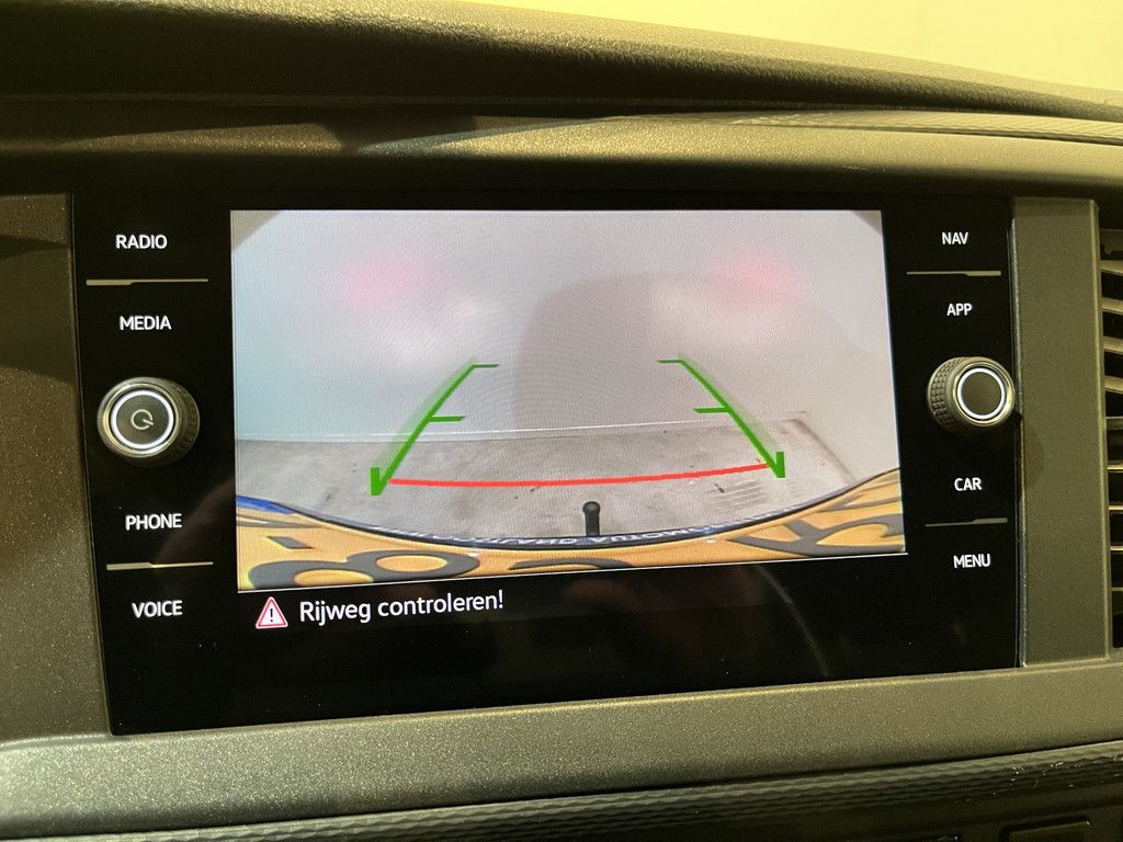 Volkswagen Transporter 2.0 TDI L2H1 4Motion 4X4 150 PK Servicebus / Sortimo Inrichting / Euro 6 / 220V. / Airco / CarPlay / Camera / Trekhaak / Cruise Control / Navigatie / Klep