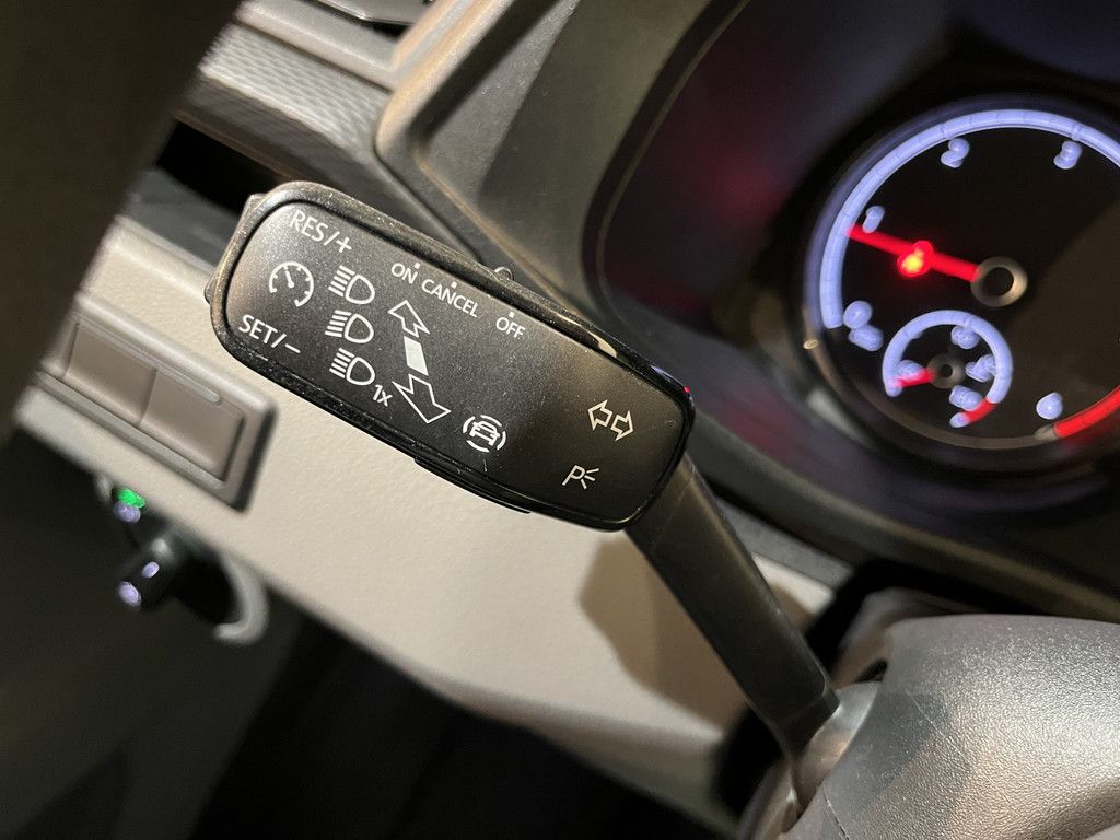 Volkswagen Transporter 2.0 TDI L2H1 4Motion 4X4 150 PK Servicebus / Sortimo Inrichting / Euro 6 / 220V. / Airco / CarPlay / Camera / Trekhaak / Cruise Control / Navigatie / Klep