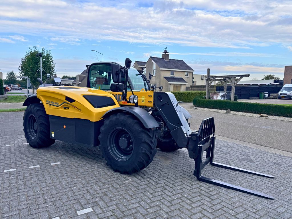 New Holland TH7.37 Plus