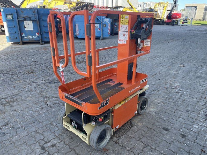 JLG 1230ES