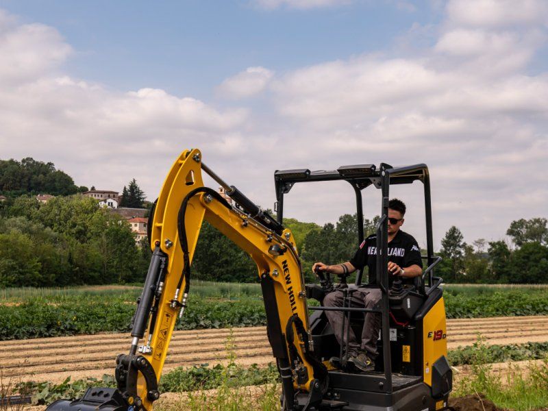 New Holland E19D CANY AG