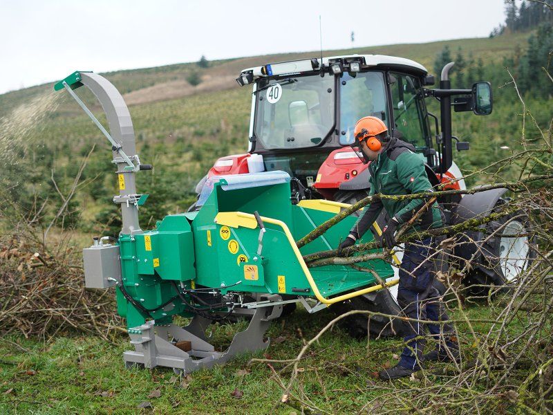 HS 150 V Holzhacker / Holzschredder / Holzhäcksler für Traktor-