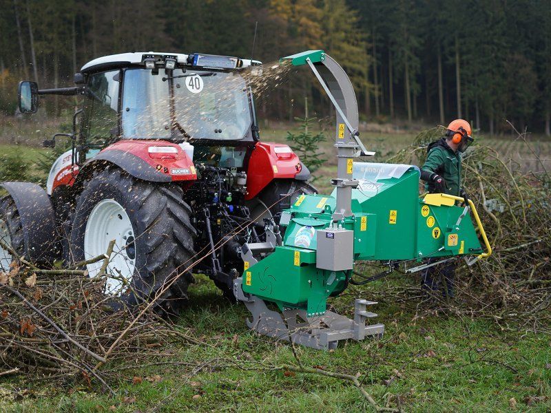 HS 150 V Holzhacker / Holzschredder / Holzhäcksler für Traktor-