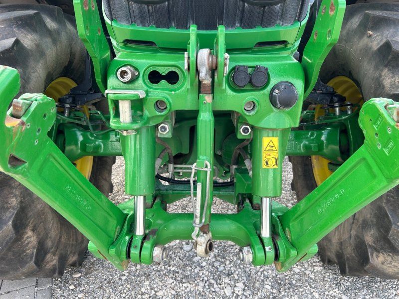 John Deere 6175R