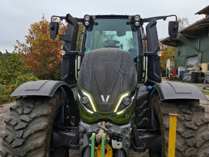 Valtra T 235