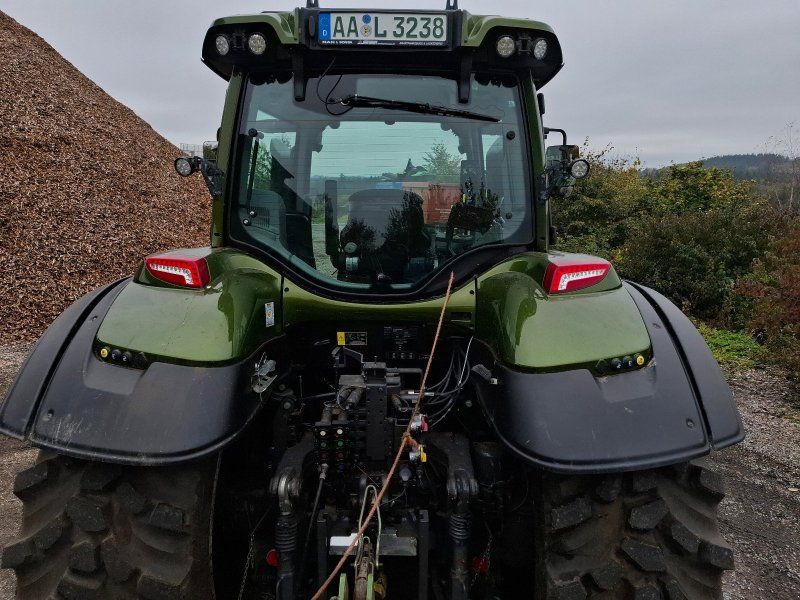 Valtra T 235