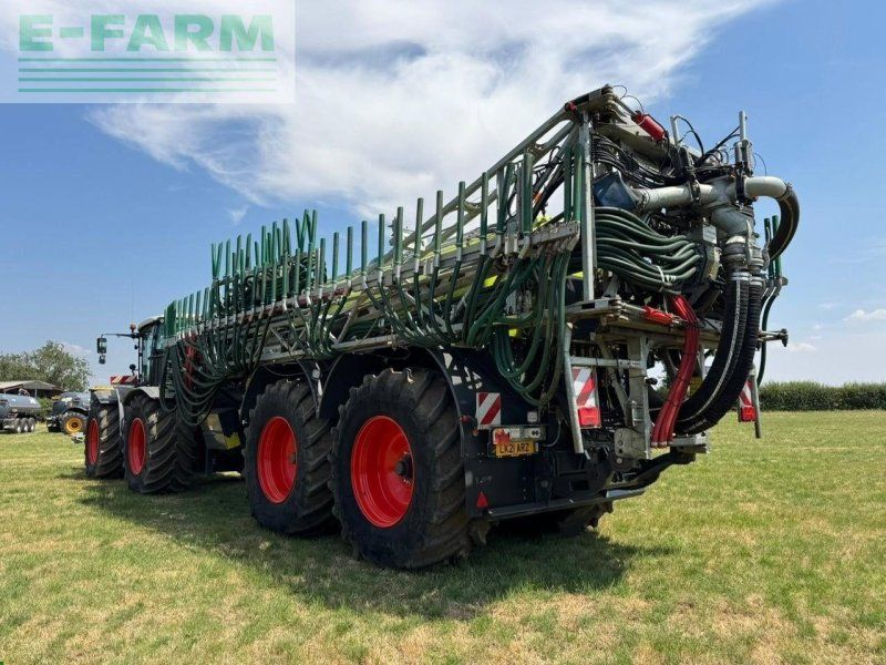 Claas XERION 4200 & KAWECO 36M TANKER