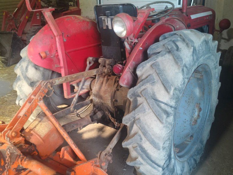 Massey Ferguson 35 X med førerhus (Sælges momsfri)