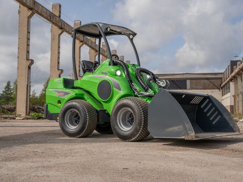 Avant 640i Multifunktionslader mit  Paket