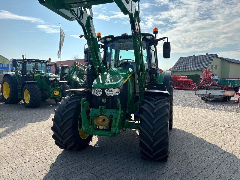 John Deere 6120M