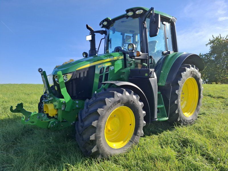 John Deere 6110M
