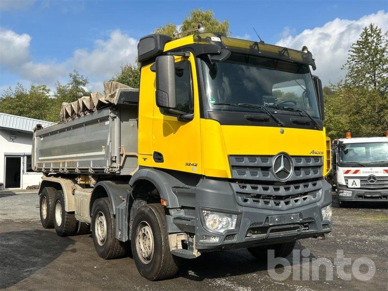 Mercedes-Benz Arocs 3242