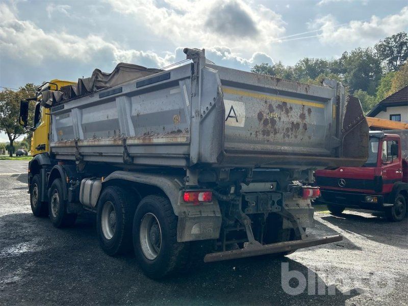 Mercedes-Benz Arocs 3242