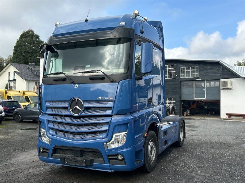 Mercedes-Benz Actros 1853