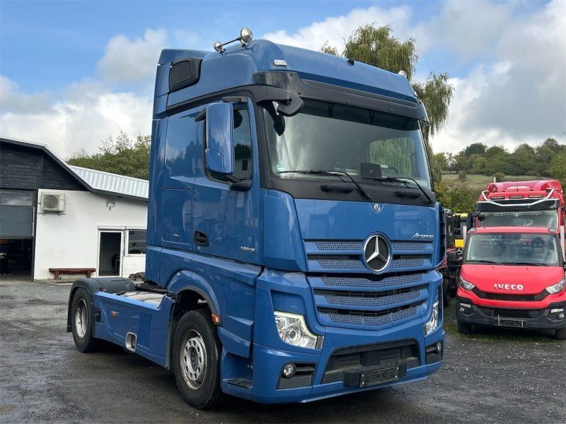 Mercedes-Benz Actros 1853