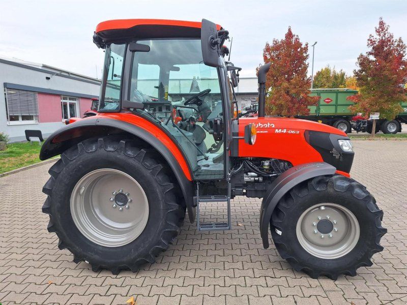 Kubota M4063