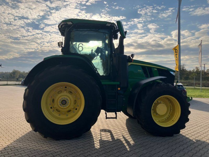 John Deere 7R 330