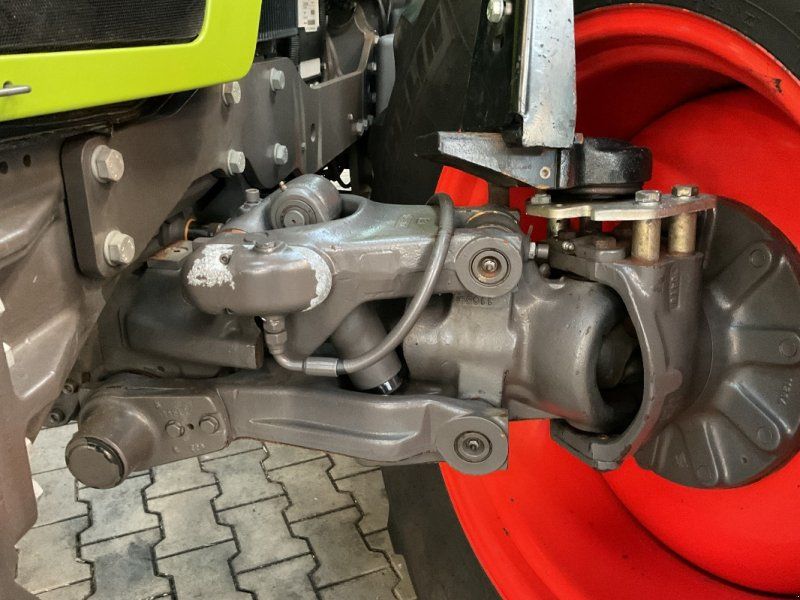 Claas Arion 620