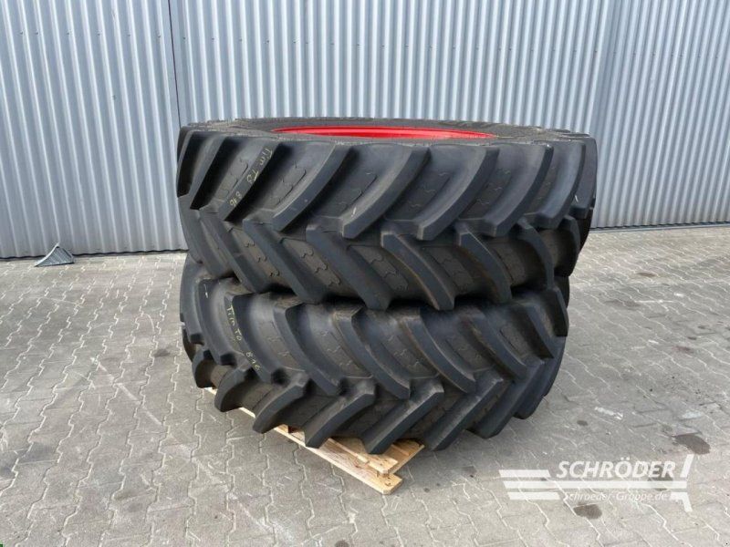 BKT KOMPLETTRÄDER 2X 580/70 R42