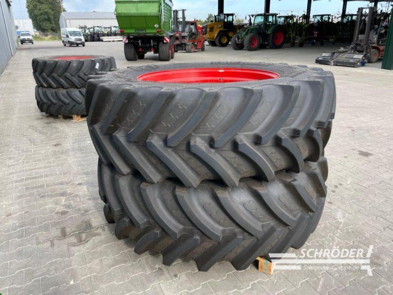 BKT KOMPLETTRÄDER 2X 580/70 R42