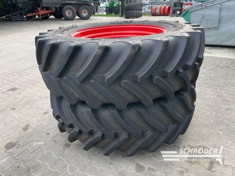 BKT KOMPLETTRÄDER 2X 580/70 R42