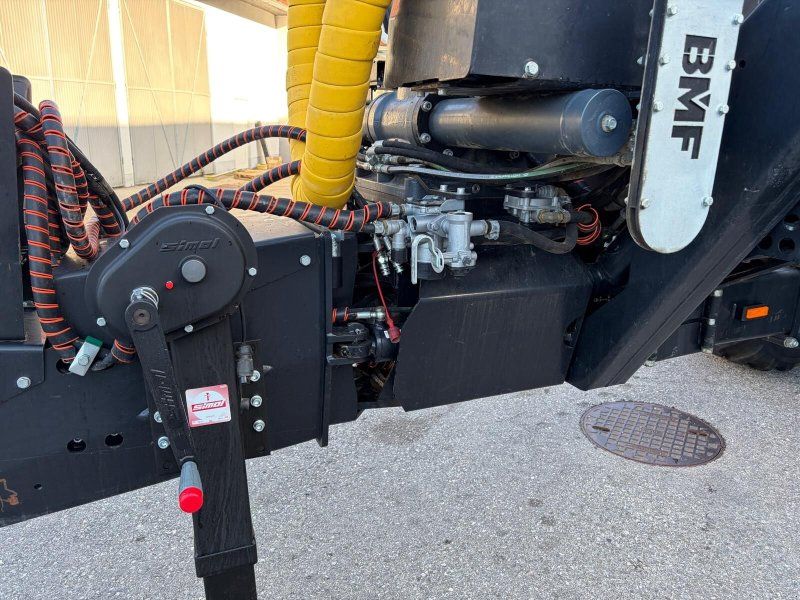 BMF 16T1 mit Cranab FC8 Kran