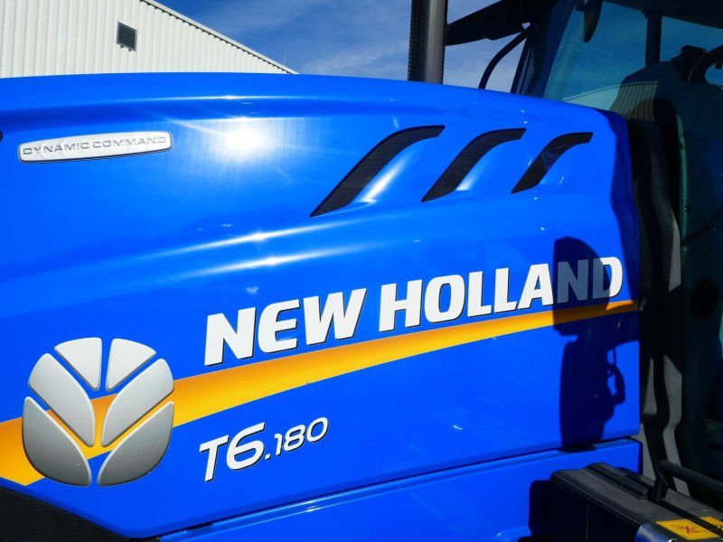 New Holland T6.180 Dynamic Command SideWinder II (Stage V)